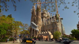 Sagrada Fam&iacute;lia basilica in Barcelona under a clear sky.